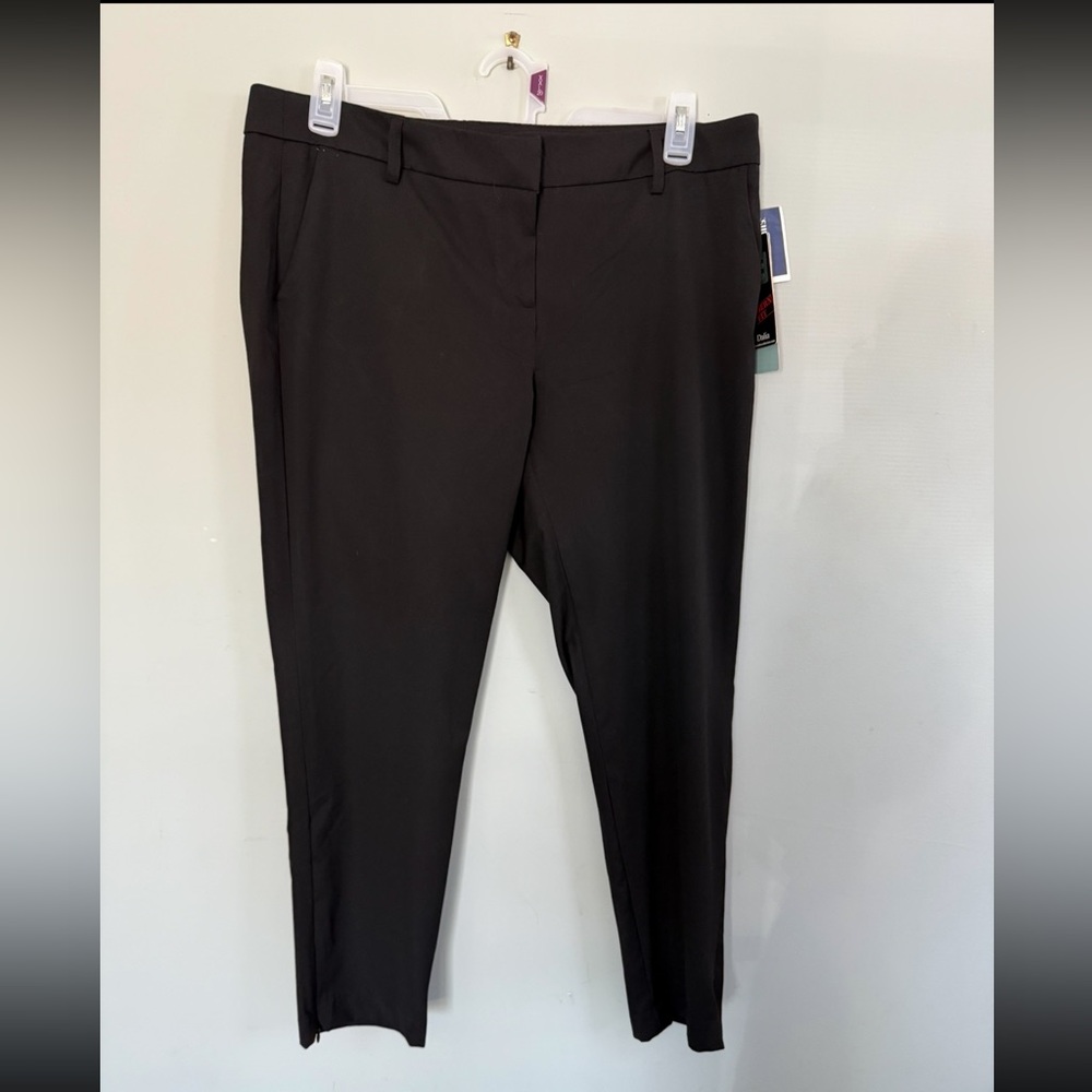 Dalia Modern Fit; small concealed side zipper at hem; 27 inch long Inseam